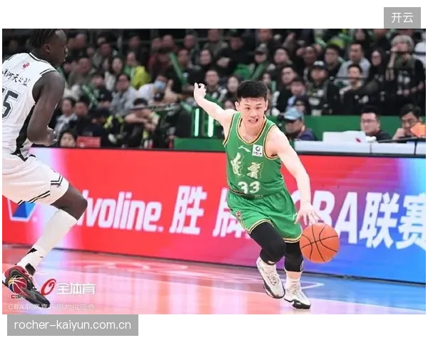 同曦与北控于高顺位分别补强内线，王岚嵚与黎伊扬的护筐能力备受期待
