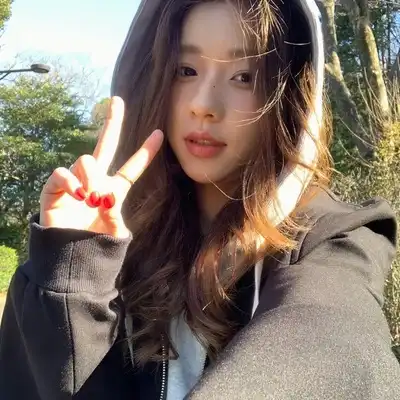 何强